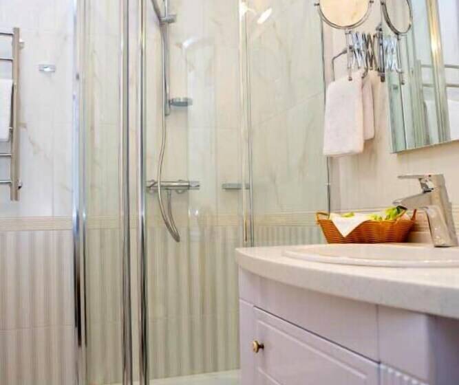 标准单人间, Ekaterinodar