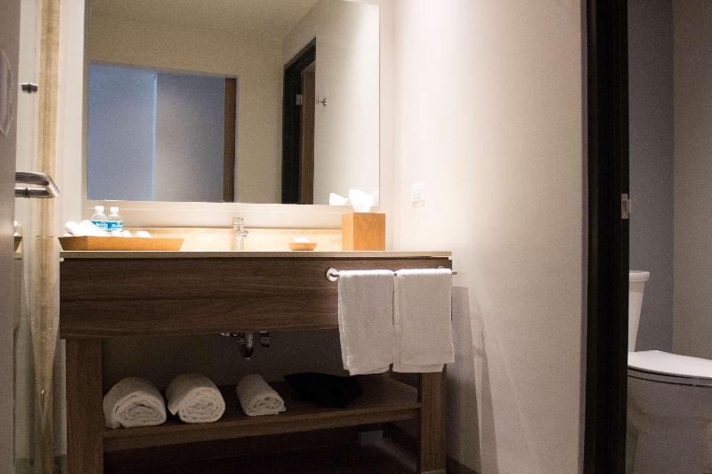 חדר סטנדרט עם מיטת קינג, Hampton Inn By Hilton Durango