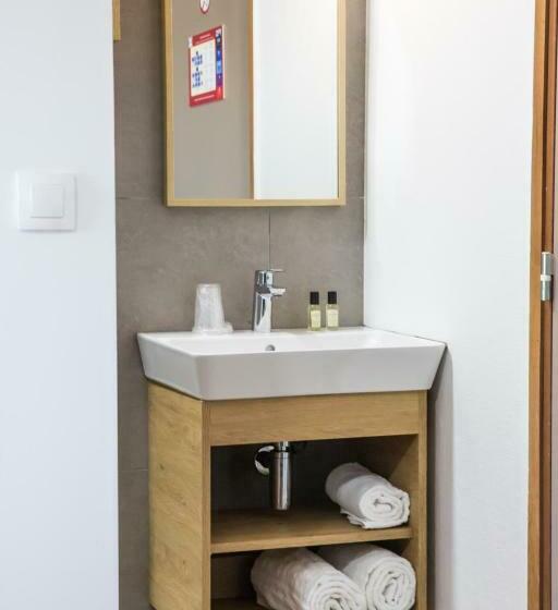 Номер Стандарт Трехместный, Hôtel Les Pieux En Cotentin