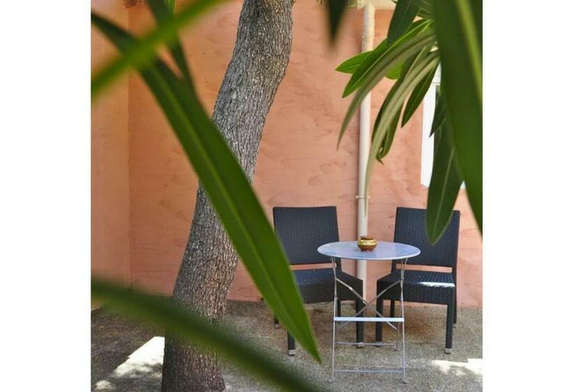 スタンダードルーム, Maora Village