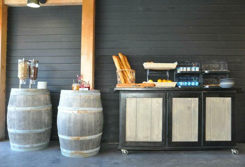 スタンダードルーム, Maora Village