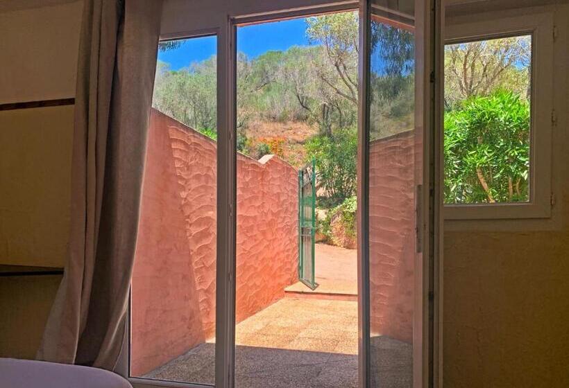 スタンダードルーム, Maora Village