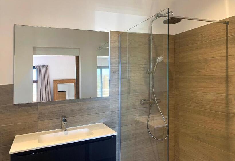 スーペリアールーム, Maora Village