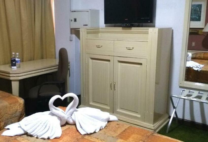 غرفة قياسية ثلاثية, María Teresa