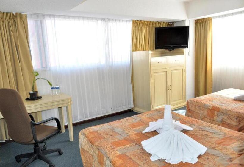 غرفة قياسية رباعية, María Teresa