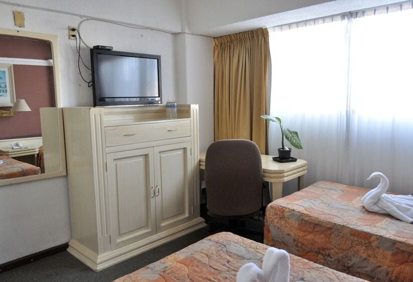 غرفة قياسية ثلاثية, María Teresa