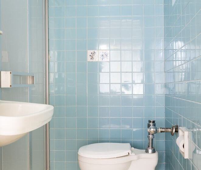 غرفة قياسية رباعية, María Teresa