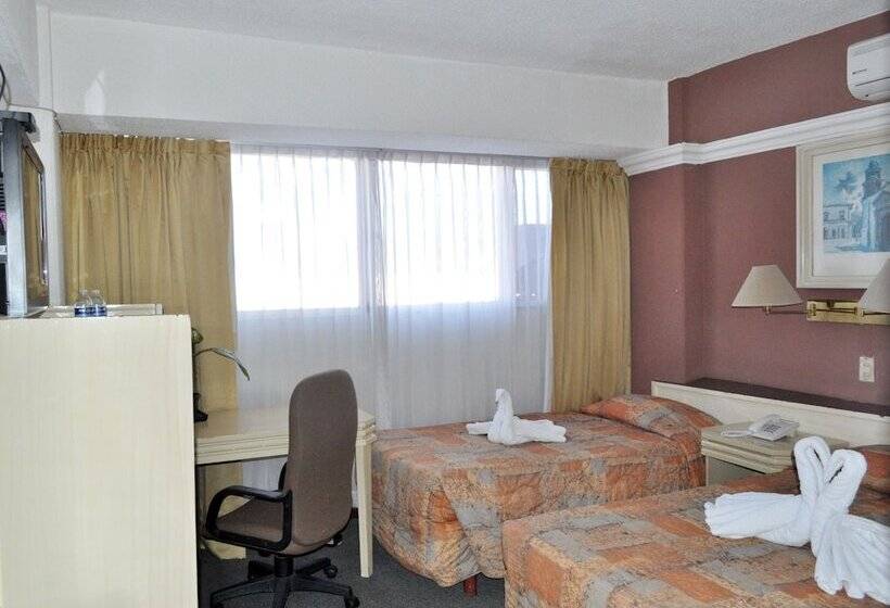 غرفة قياسية رباعية, María Teresa