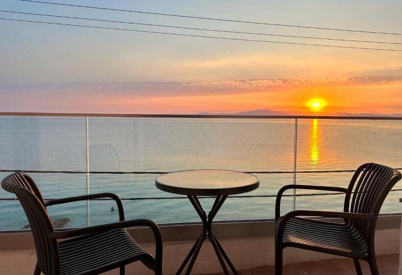 Quarto Estandar Vista Mar com Sacada, Marabou