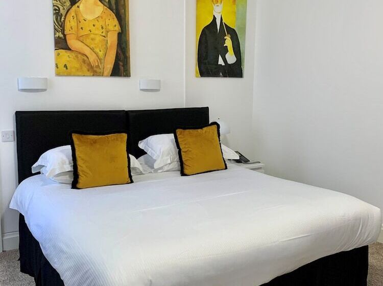 اتاق استاندارد, Sarum Apart