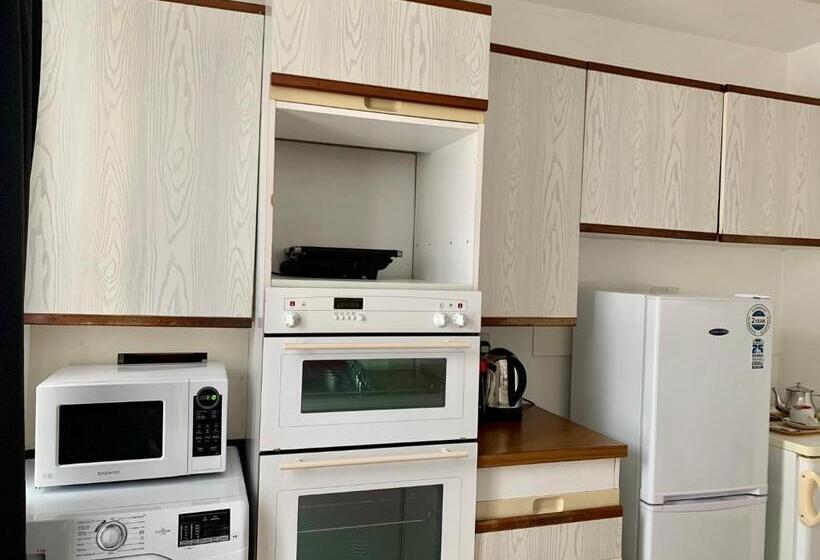Апартаменты 1 Спальня, Sarum Apart