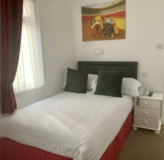 اتاق استاندارد یک نفره, Sarum Apart