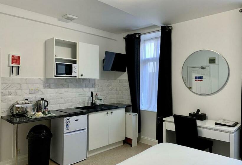 اتاق استاندارد, Sarum Apart