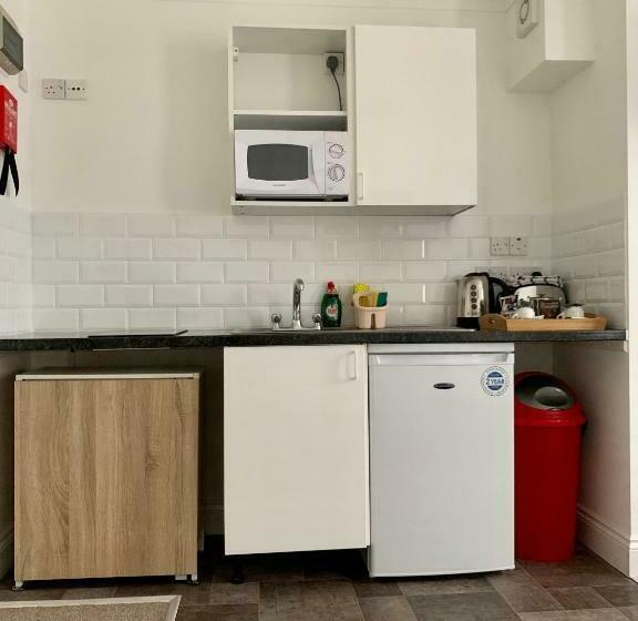 اتاق استاندارد, Sarum Apart