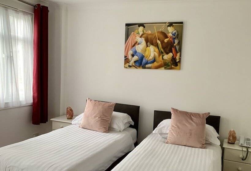 اتاق استاندارد, Sarum Apart