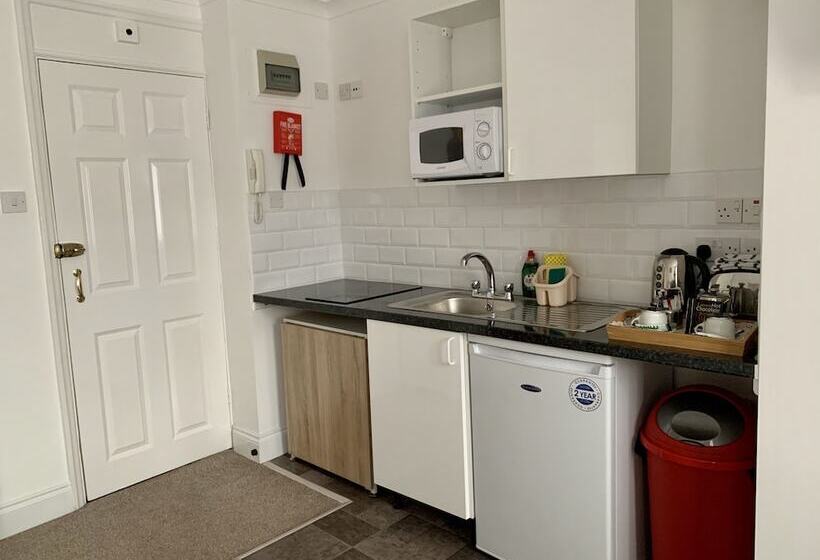 اتاق استاندارد, Sarum Apart