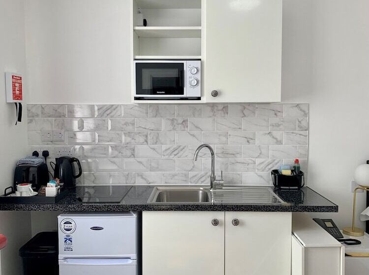 اتاق استاندارد یک نفره, Sarum Apart