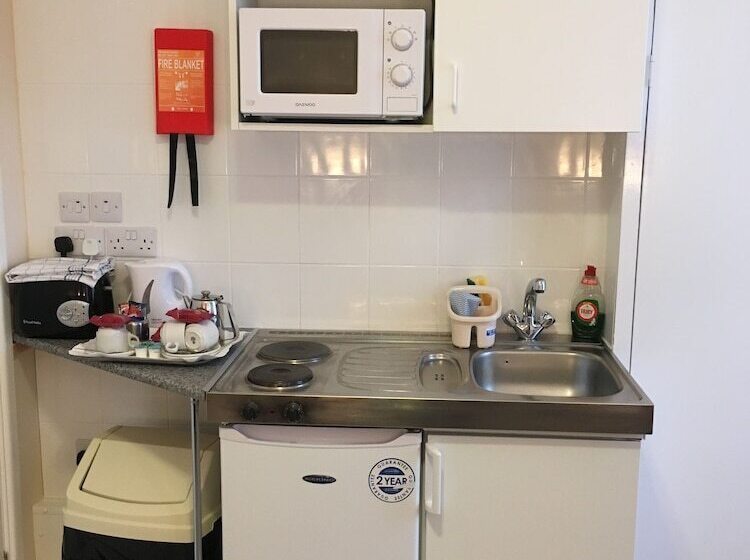 Семейный Номер, Sarum Apart