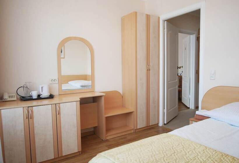 اتاق اکونومی یک تخته, Sport