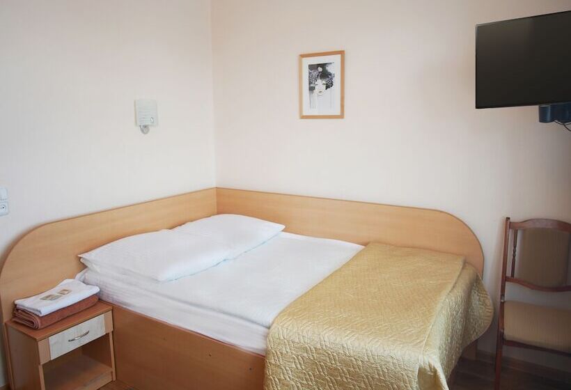 اتاق اکونومی یک تخته, Sport