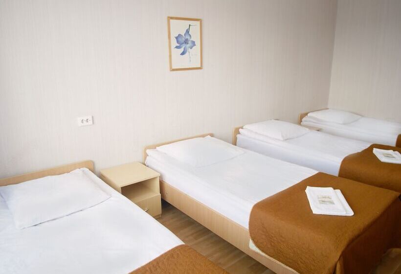 Economy Quadruple Room, Sport