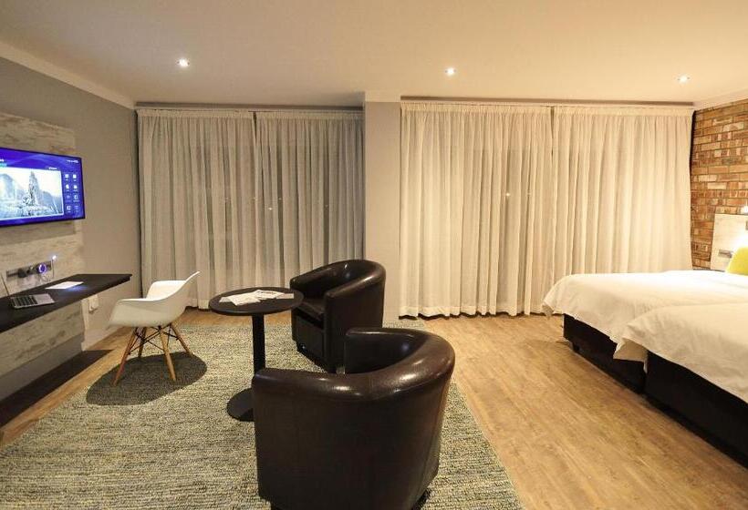 سوییت جونیور با بالکن, Swakopmund Plaza