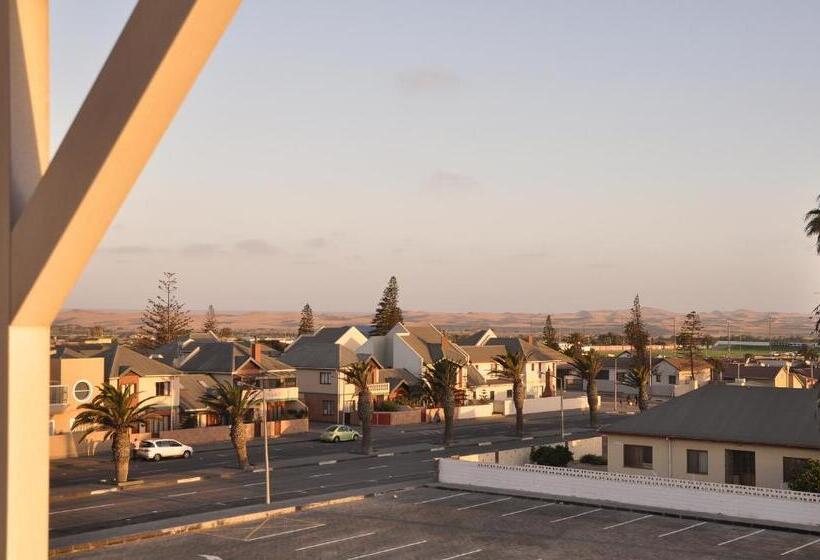 سوییت اجرایی, Swakopmund Plaza