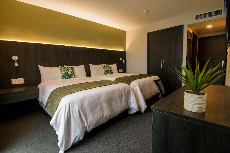 اتاق خانوادگی, Swakopmund Plaza