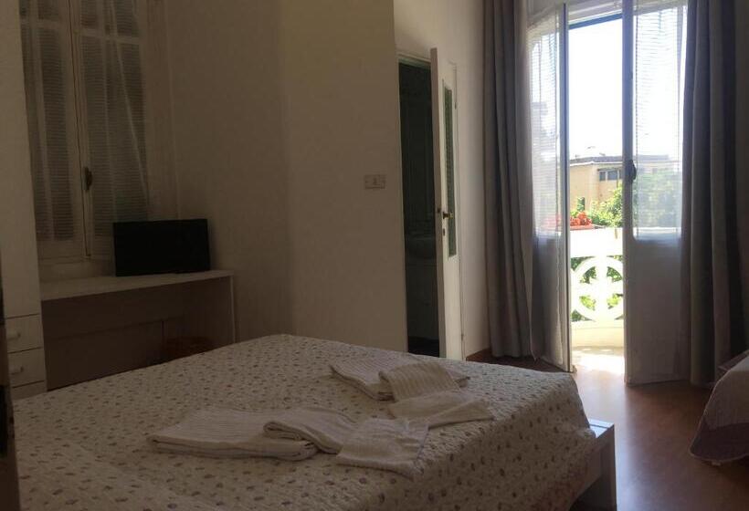 발코니 디럭스 룸, Villa Cristina