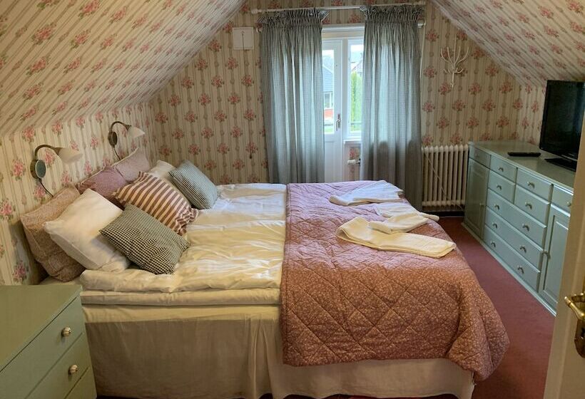 标准间, Furulidens B & B