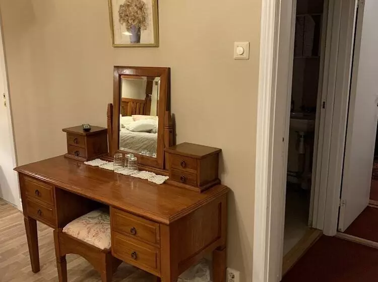 ファミリールーム, Furulidens B & B