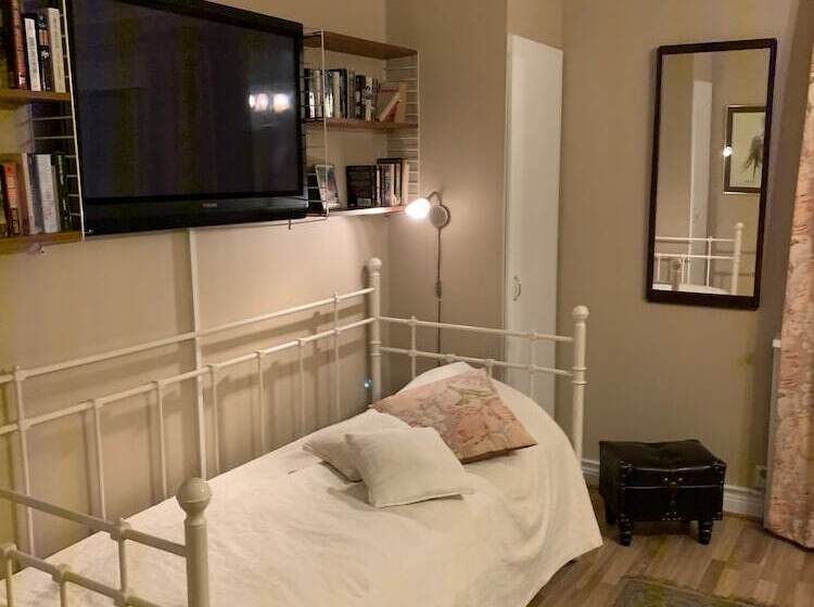 家庭间, Furulidens B & B