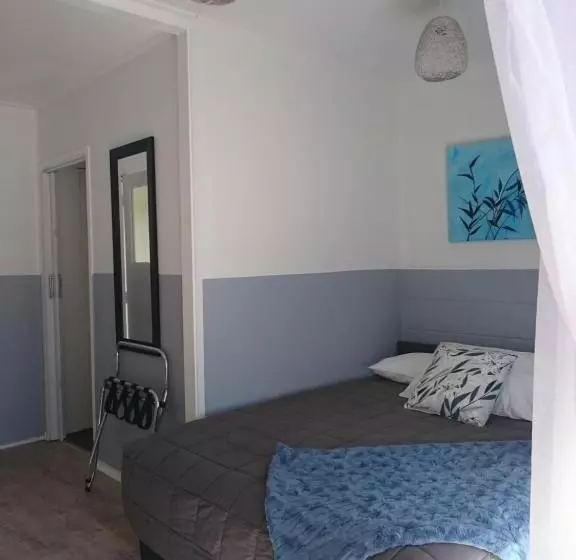 ベーシックワンルーム, Aarangi Tui Motel