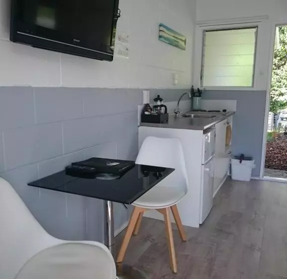 ベーシックワンルーム, Aarangi Tui Motel