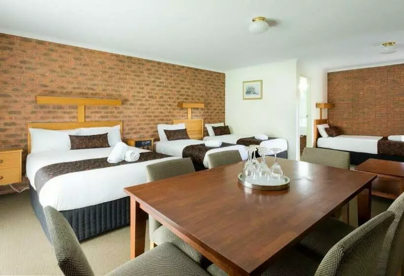 Perhesviitti, Advance Motel