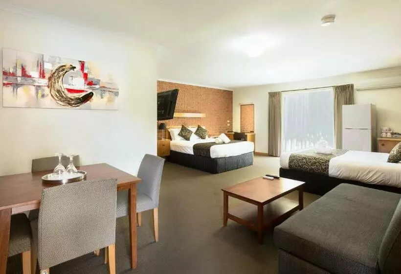 Perhesviitti, Advance Motel