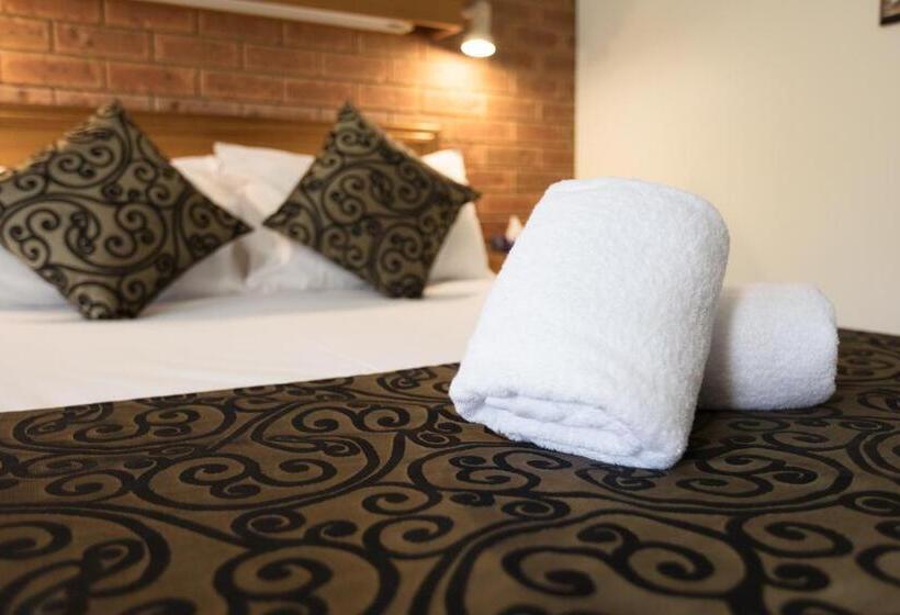 Президентский Люкс, Advance Motel