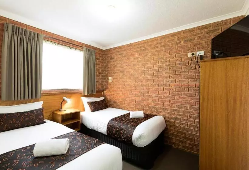 Sviitti 2 Makuuhuonetta, Advance Motel