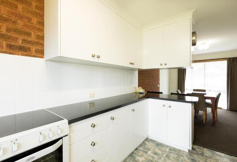 Апартаменты 3 Спальни, Advance Motel