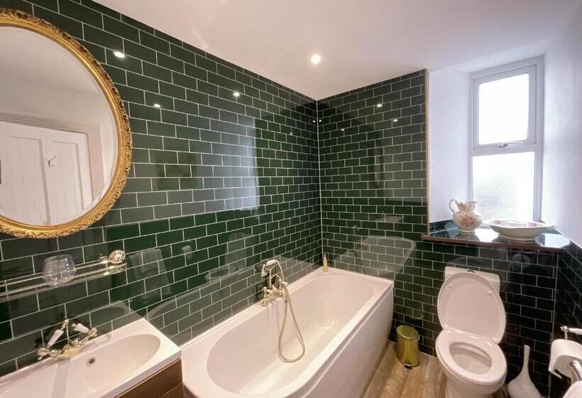 Standard room with outdoor bath, Pendrin Guest House