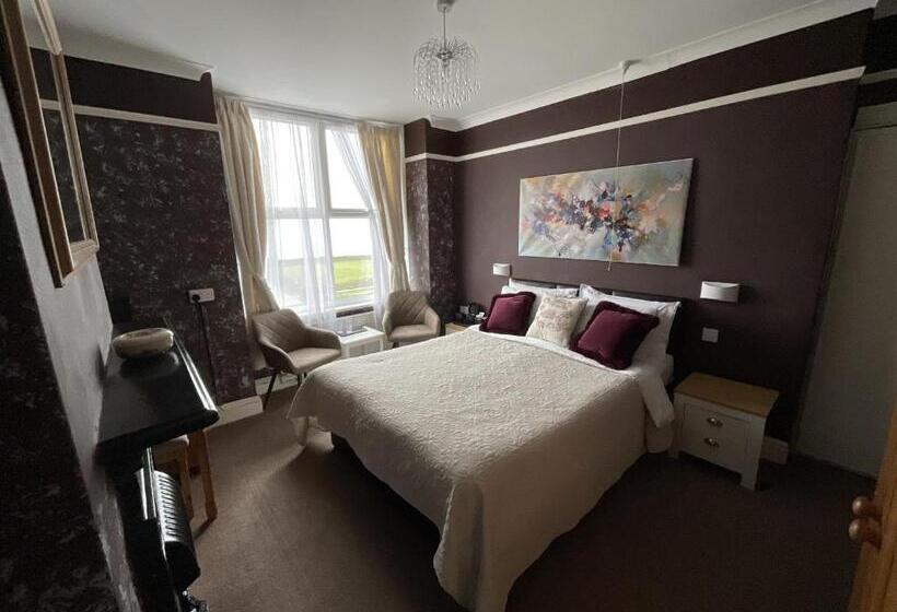 Standard room with outdoor bath, Pendrin Guest House