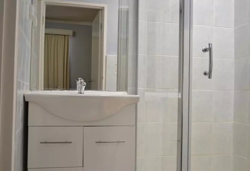 ファミリールーム, Chadstone Executive Motel
