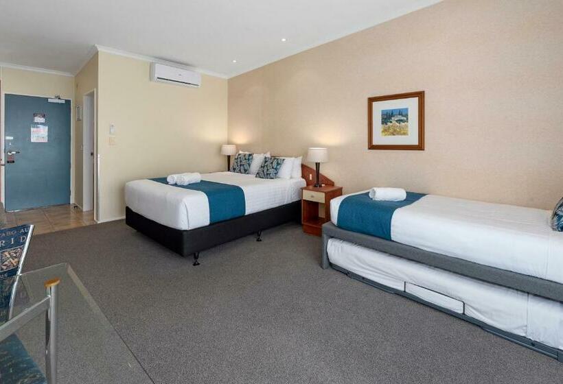 家庭间, Aristotles North Shore