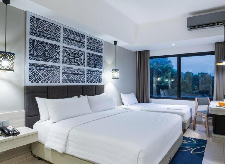 スタンダードスタジオ, Aston Anyer Beach