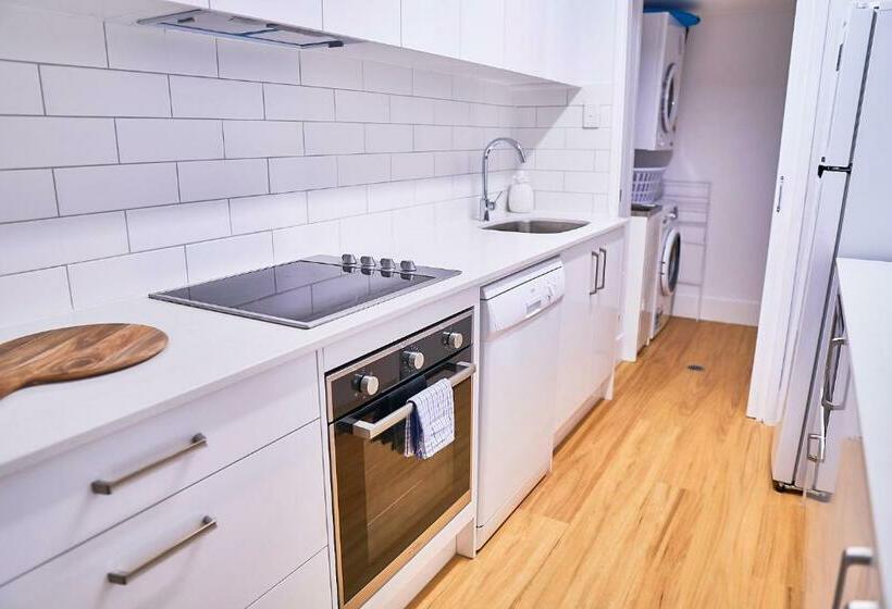 דירת שני חדרים עם מרפת, Bayview Beach Holiday Apartments