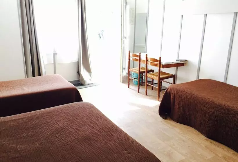Standard Neljän Hengen Huone, Marjolaine