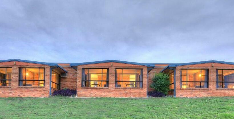 ファミリールーム, Jacaranda Motor Lodge