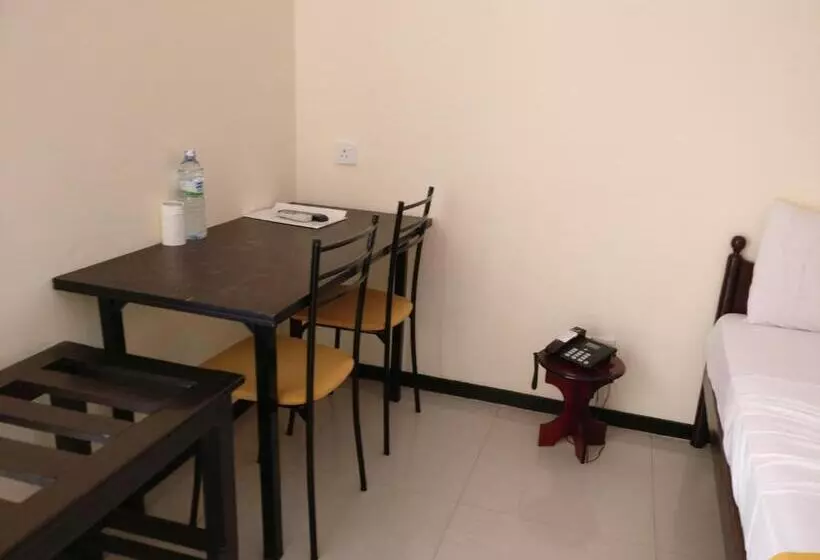 スタンダードトリプルルーム, Jayasinghe Holiday Resort