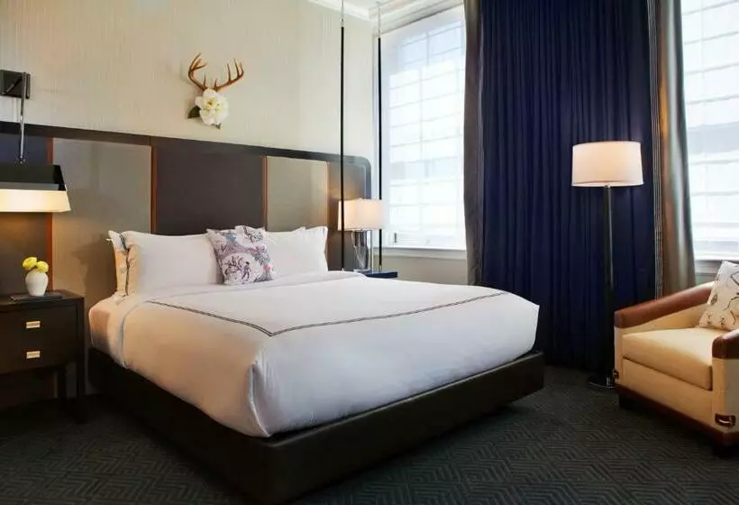 キングサイズベッドのスタンダードルーム, Kimpton Cardinal Hotel, An Ihg