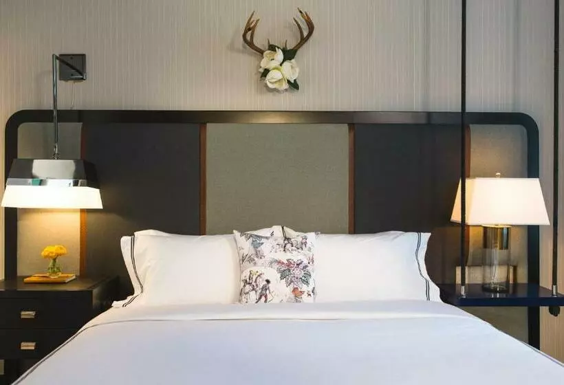 身障者適用キングサイズベッドルーム, Kimpton Cardinal Hotel, An Ihg
